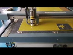 বিজ্ঞাপন সংস্থার কাটিয়া কাজের জন্য 1500 * 900 মিমি ফ্ল্যাটবেড টেমপ্লেট কাটার মেশিন